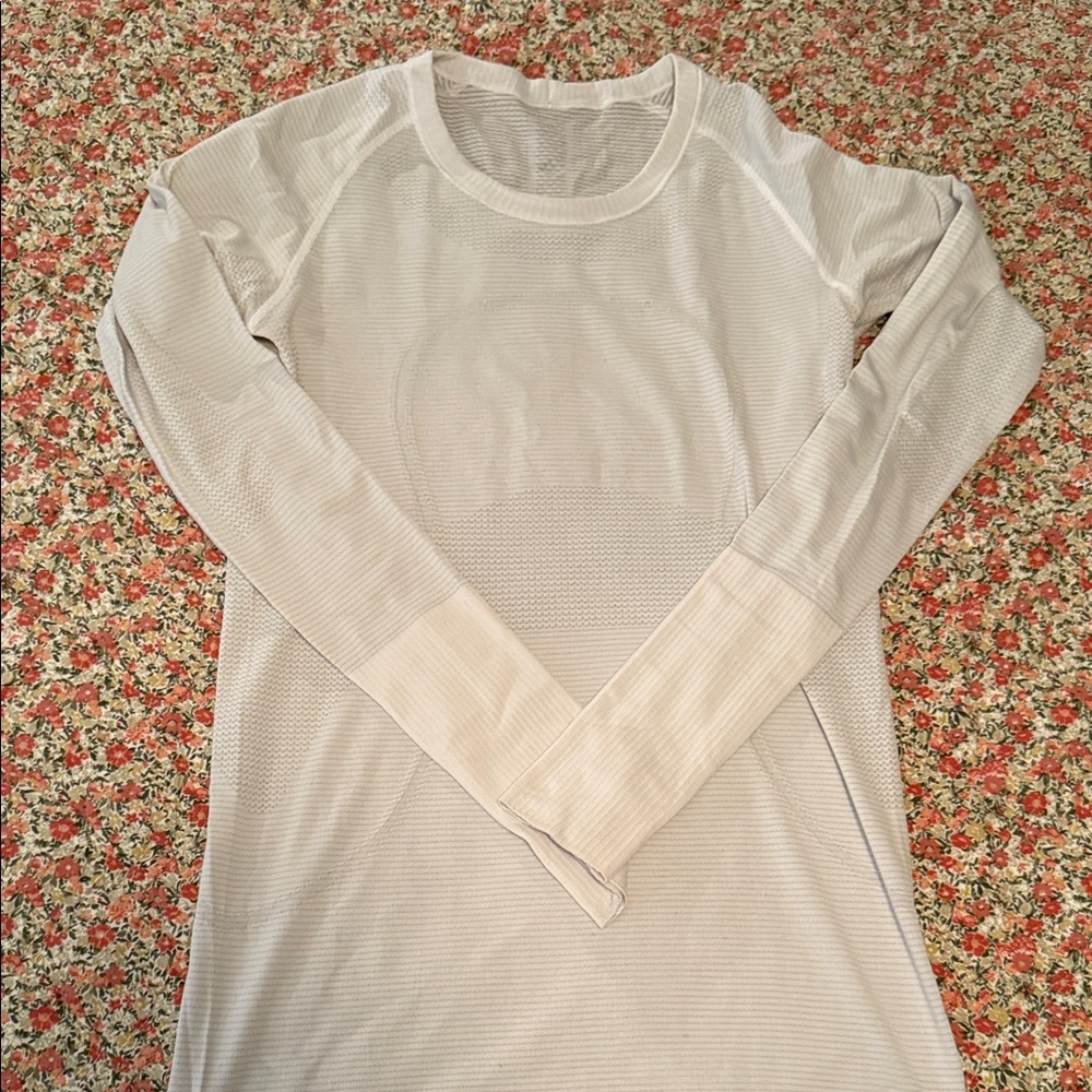 Size 8 Lululemon Swiftly Long Sleeve